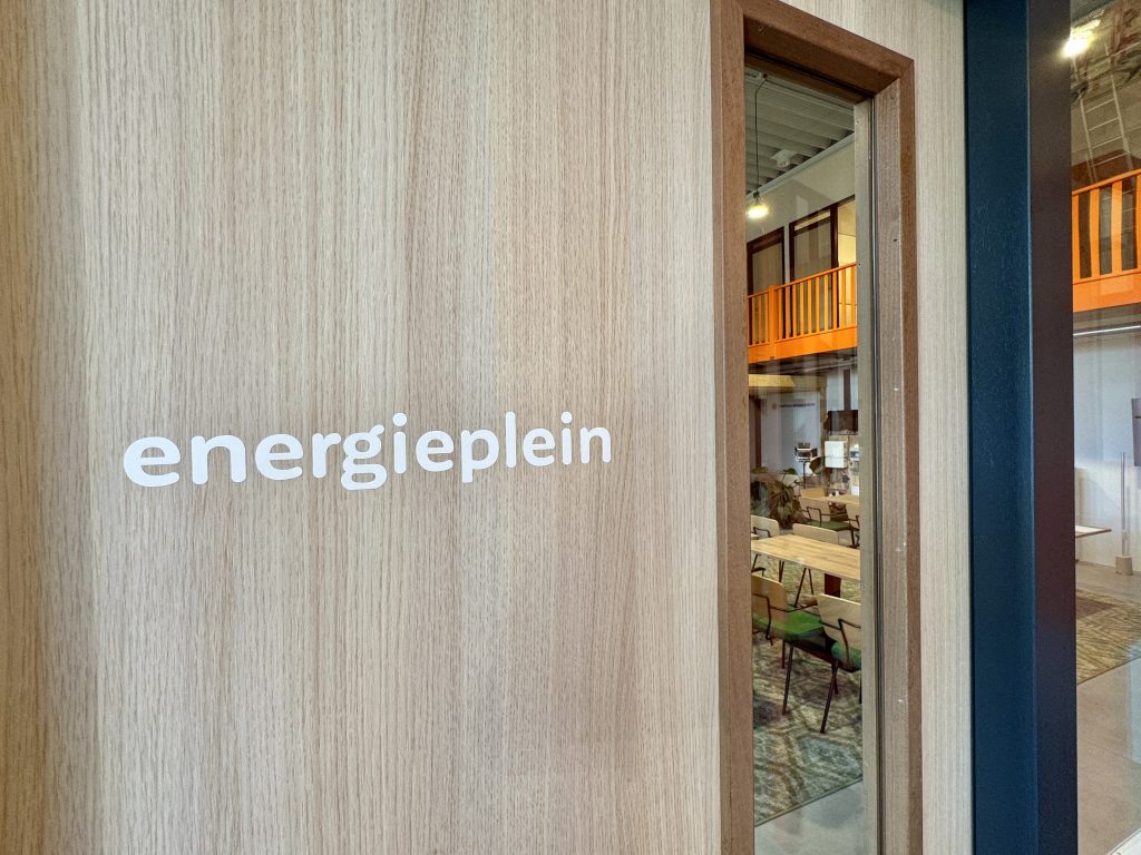 Wand met de naam Energieplein bij 100% Zonnig in Wijchen